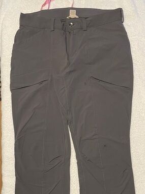 Duluth Trading Co Charcoal Stretch Cargo Pants